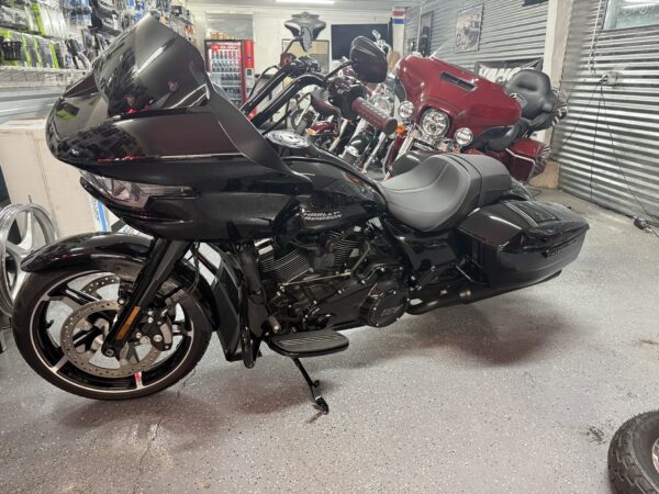 2024 ROAD GLIDE - Image 4