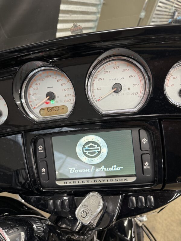 2014 STREET GLIDE - Image 2